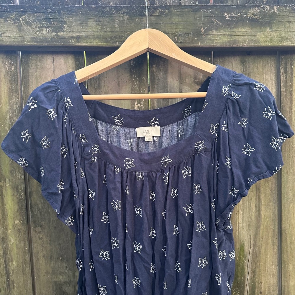 LOFT Navy Blue Butterfly Print Square Neck Flutter Sleeve Blouse Sz Medium - Picture 3 of 9